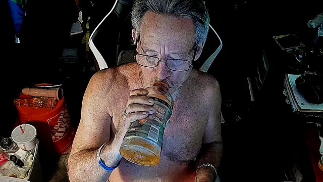 Daddysthick online show from 11-10-25, 06:56