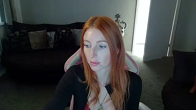 Red firesquirt online show from 09-25-25, 02:21