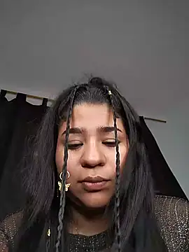 Snapshot of Yelly chatting on 06-14-26, 02:24 Yelly online show from 06-14-26, 02:24