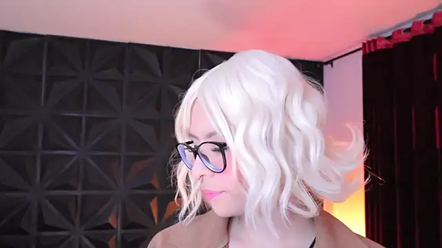 Snapshot of Misselektra__ chatting on 02-17-25, 03:36 Misselektra online show from 02-17-25, 03:36