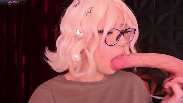 Snapshot of Misselektra__ chatting on 03-13-25, 03:54 Misselektra online show from 03-13-25, 03:54