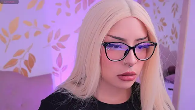 Snapshot of Misselektra__ chatting on 09-12-25, 05:07 Misselektra online show from 09-12-25, 05:07