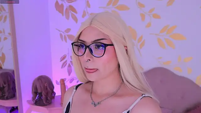 Snapshot of Misselektra__ chatting on 09-19-25, 04:07 Misselektra online show from 09-19-25, 04:07