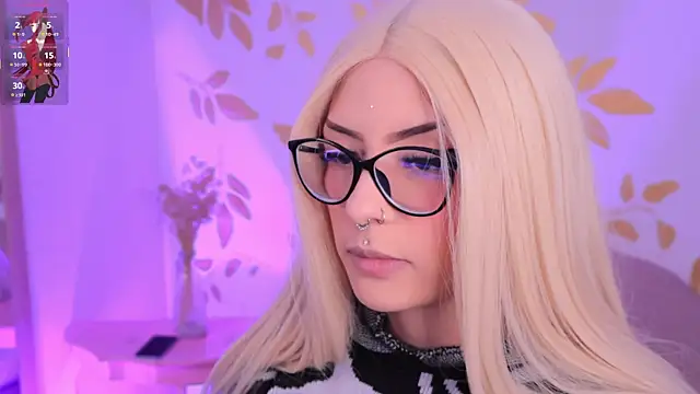 Snapshot of Misselektra__ chatting on 10-07-25, 04:42 Misselektra online show from 10-07-25, 04:42