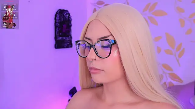 Snapshot of Misselektra__ chatting on 10-23-25, 04:34 Misselektra online show from 10-23-25, 04:34