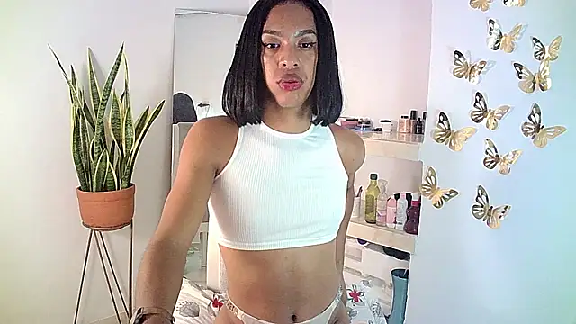 Snapshot of carmen14 chatting on 02-25-25, 07:25 carmen14 online show from 02-25-25, 07:25