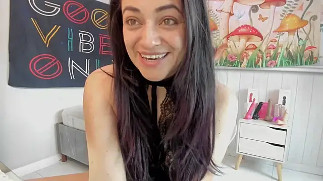 LovelyAzucena online show from 10-04-25, 02:59