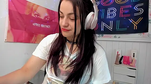 LovelyAzucena online show from 10-08-25, 01:53