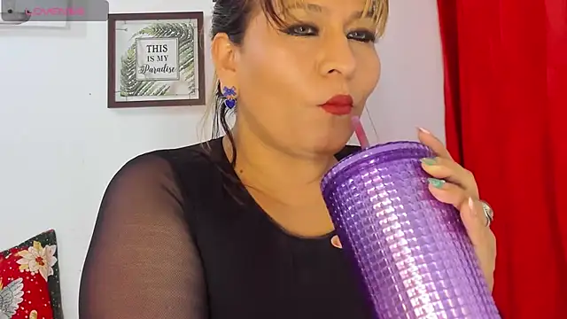 Snapshot of Victoria_Caruso chatting on 12-28-24, 12:15 Victoria Caruso online show from 12-28-24, 12:15