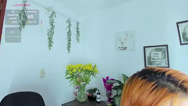 Snapshot of Victoria_Caruso chatting on 03-11-25, 09:48 Victoria Caruso online show from 03-11-25, 09:48