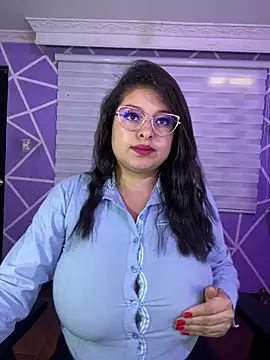 Snapshot of MiiaaJoness chatting on 04-24-26, 04:20 MiiaaJoness online show from 04-24-26, 04:20