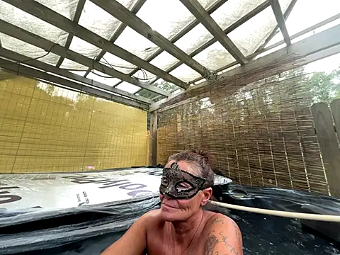 Snapshot of prainxxx22 chatting on 10-10-25, 06:29 prainxxx22 online show from 10-10-25, 06:29