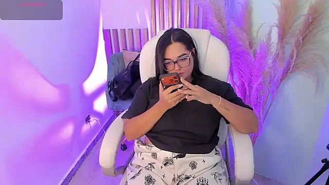 CelesteBrucee online show from 01-09-26, 08:21