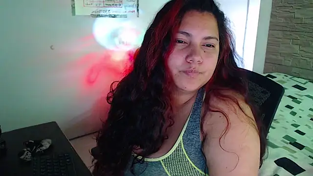 Snapshot of girl_milk2 chatting on 02-06-26, 07:39 girl milk2 online show from 02-06-26, 07:39