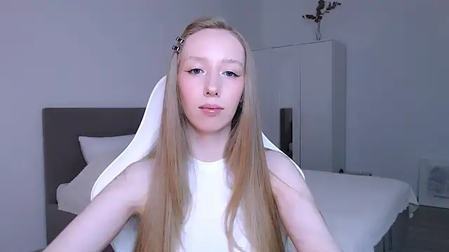 Luna insniity online show from 11-10-25, 07:24