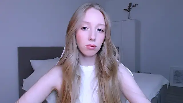 Luna insniity online show from 12-15-25, 08:35