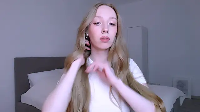 Luna insniity online show from 02-26-26, 08:52