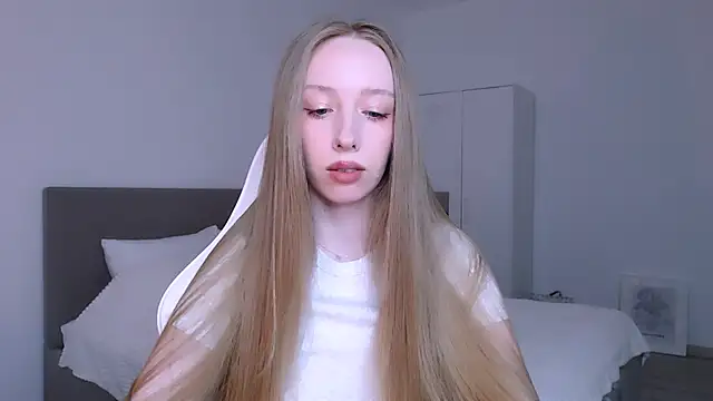 Luna insniity online show from 03-18-26, 09:07