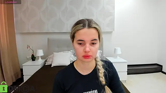 Donna Evans online show from 04-20-26, 01:08