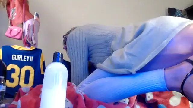 Snapshot of Taylorsexbot chatting on 12-24-24, 10:17 Taylorsexbot online show from 12-24-24, 10:17