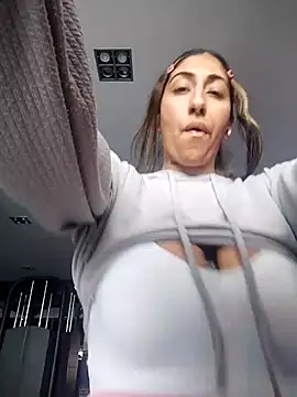 Snapshot of Hotasiansensation chatting on 02-27-26, 12:27 Hotasiansensation online show from 02-27-26, 12:27