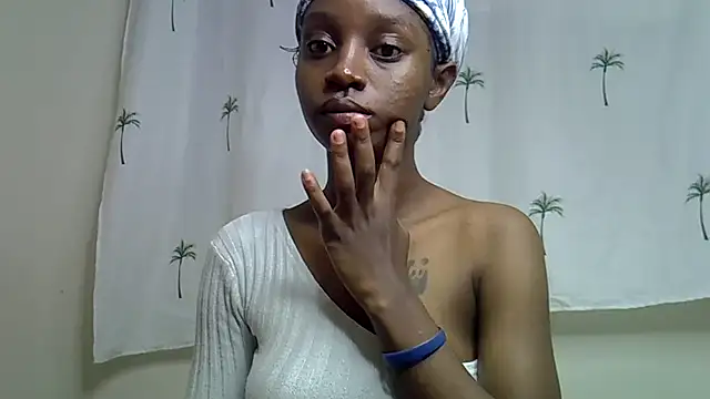 Snapshot of Enkarxx chatting on 05-10-26, 10:37 Enkarxx online show from 05-10-26, 10:37