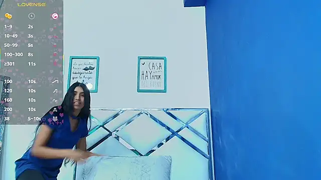 littlee emilyy  online show from 02-14-25, 03:00