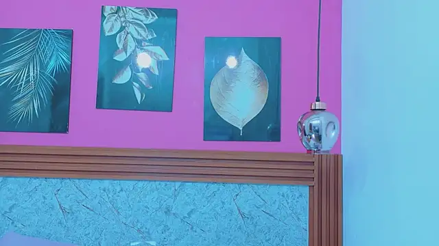 littlee emilyy  online show from 04-04-26, 12:46