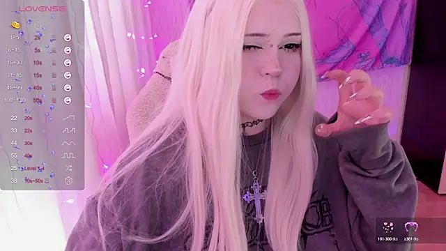 Snapshot of SelenaCute chatting on 06-07-26, 04:38 SelenaCute online show from 06-07-26, 04:38