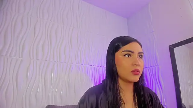 Snapshot of Abby__colins chatting on 09-27-25, 04:45 Abby  colins online show from 09-27-25, 04:45