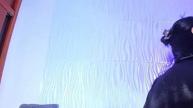 Abby  colins online show from 04-30-26, 07:09