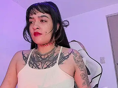 Snapshot of sarah_benjjaminn chatting on 04-24-26, 11:12 sarah benjjaminn online show from 04-24-26, 11:12