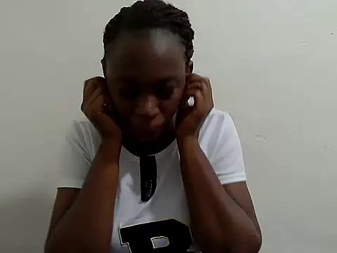 Snapshot of lizbela1 chatting on 05-27-26, 03:14 lizbela1 online show from 05-27-26, 03:14