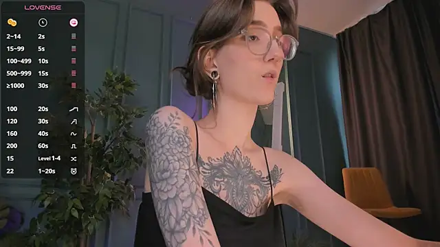 Snapshot of Lola_Missy chatting on 03-08-25, 05:17 Lola Missy online show from 03-08-25, 05:17