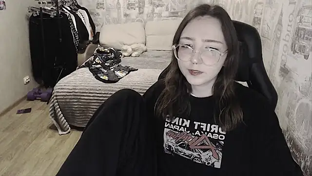 Snapshot of AmeliaKamishiro chatting on 12-23-24, 03:33 AmeliaKamishiro online show from 12-23-24, 03:33