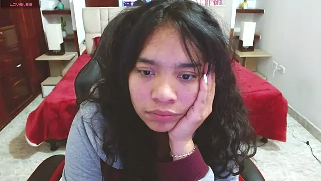 laureentt  online show from 02-21-25, 09:24