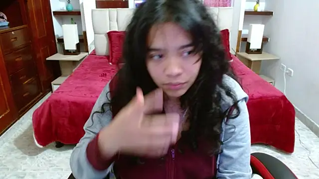 laureentt  online show from 03-07-25, 09:18