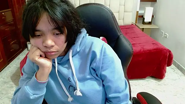 laureentt  online show from 03-12-25, 06:18