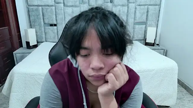 laureentt  online show from 03-23-26, 03:21