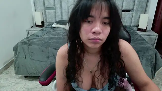 Snapshot of laureentt_ chatting on 06-03-26, 03:09 laureentt online show from 06-03-26, 03:09