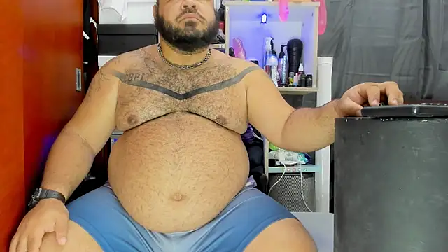 Snapshot of Latino_bigcock chatting on 02-01-25, 04:11 Latino bigcock online show from 02-01-25, 04:11