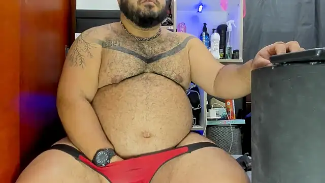 Snapshot of Latino_bigcock chatting on 02-11-25, 11:33 Latino bigcock online show from 02-11-25, 11:33