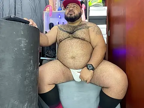 Snapshot of Latino_bigcock chatting on 02-26-25, 08:54 Latino bigcock online show from 02-26-25, 08:54