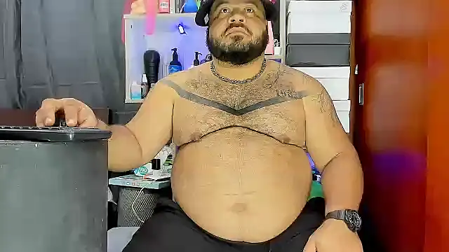 Snapshot of Latino_bigcock chatting on 03-06-25, 01:37 Latino bigcock online show from 03-06-25, 01:37