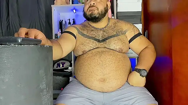 Snapshot of Latino_bigcock chatting on 03-16-25, 03:47 Latino bigcock online show from 03-16-25, 03:47
