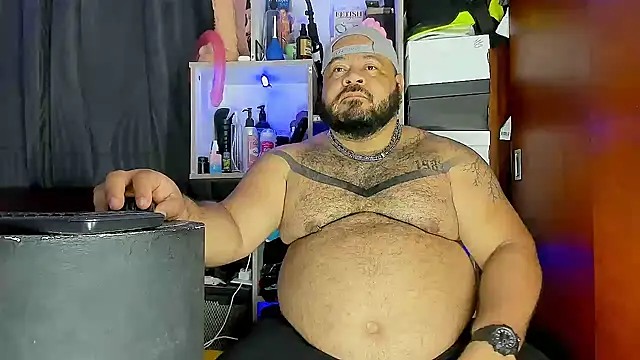 Snapshot of Latino_bigcock chatting on 03-20-25, 02:29 Latino bigcock online show from 03-20-25, 02:29