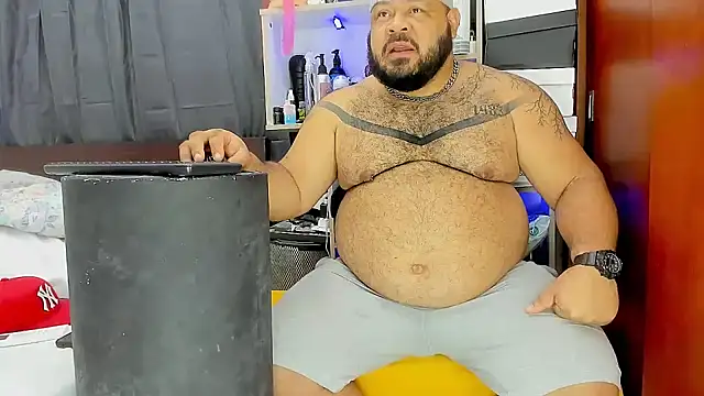 Snapshot of Latino_bigcock chatting on 03-21-25, 02:28 Latino bigcock online show from 03-21-25, 02:28