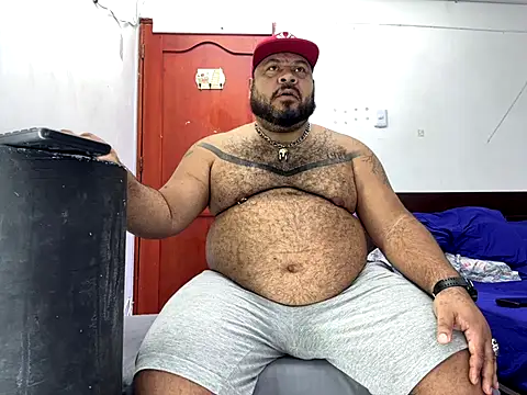 Snapshot of Latino_bigcock chatting on 09-12-25, 11:48 Latino bigcock online show from 09-12-25, 11:48
