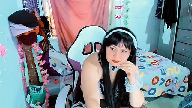 SofiaOlivares online show from 12-18-25, 01:50