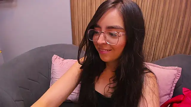 Eva Macalliter online show from 12-29-24, 05:21